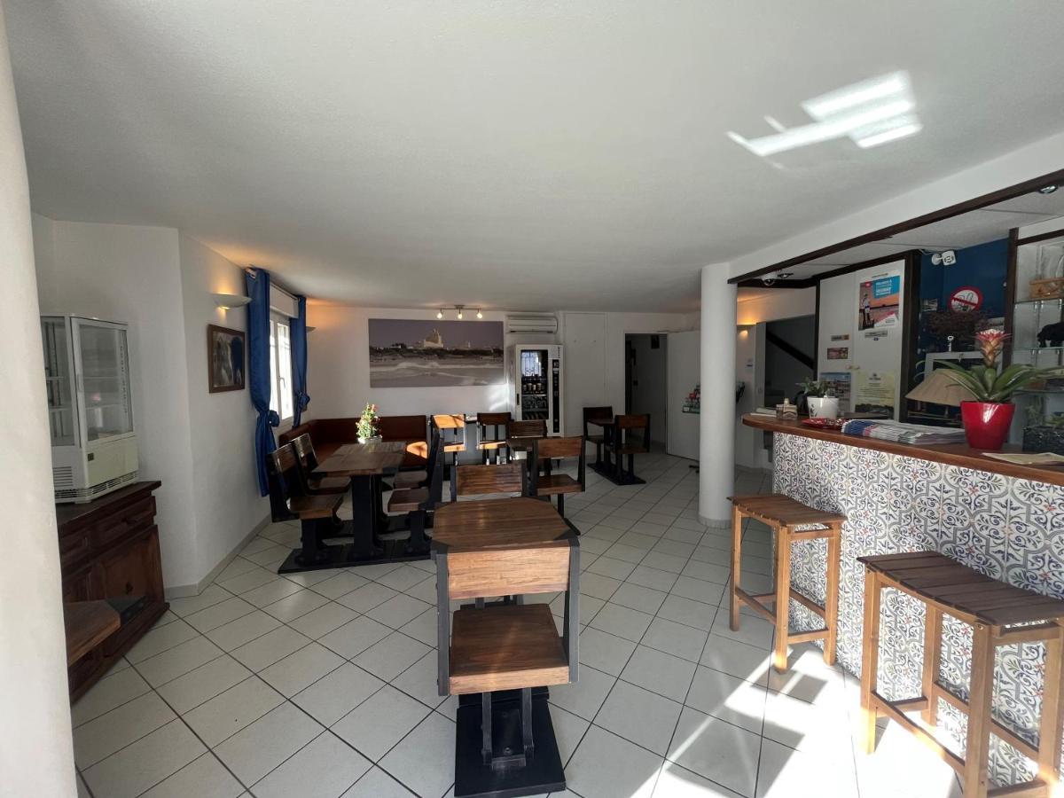 Hotel Les Arcades سانت ماري دو لا مير المظهر الخارجي الصورة