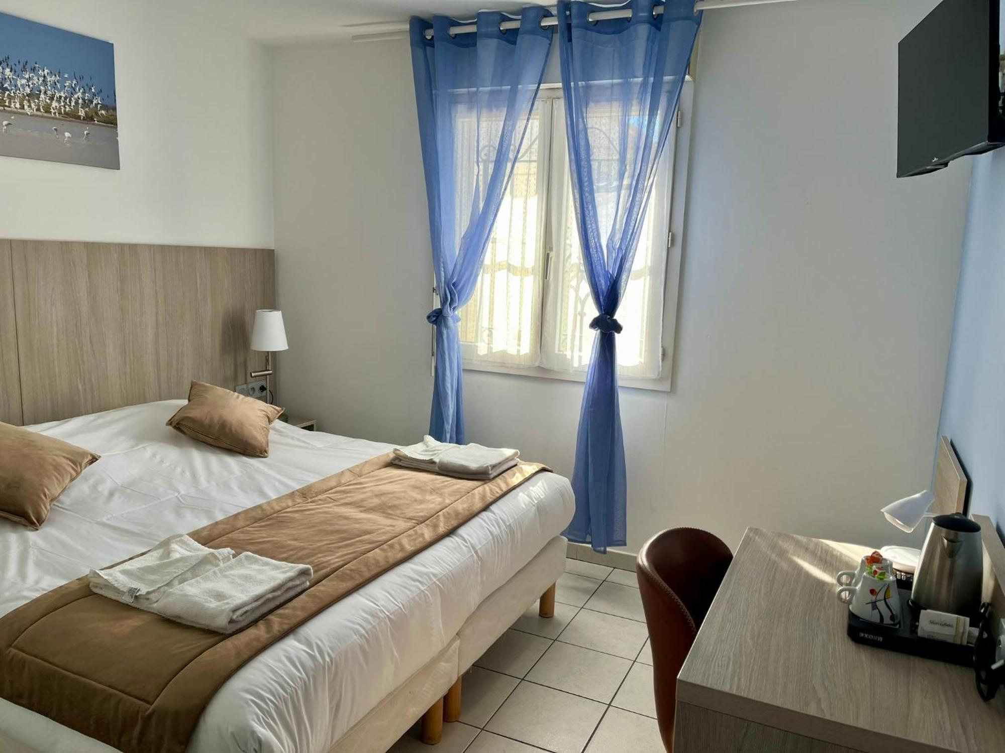 Hotel Les Arcades سانت ماري دو لا مير المظهر الخارجي الصورة